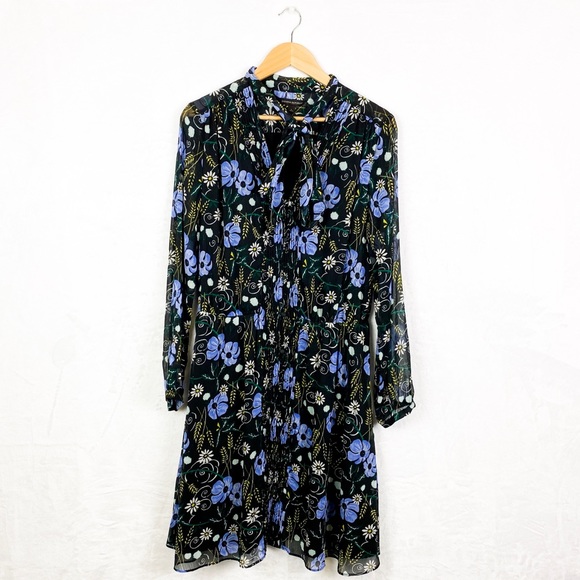 Banana Republic Dresses & Skirts - Banana Republic Black Tie Neck Shift Floral Dress
